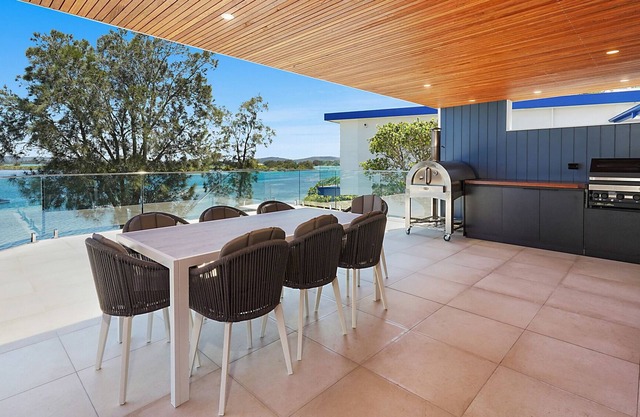 Waterfront Paradise in Lake Macquarie