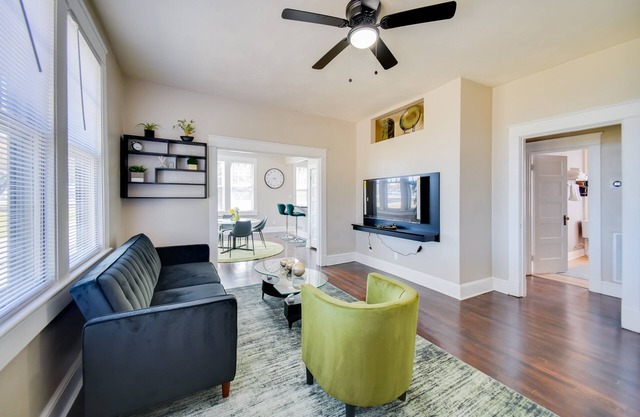 Waterfront Portsmouth Apt: 1/2 Mi to Dtwn & Ferry