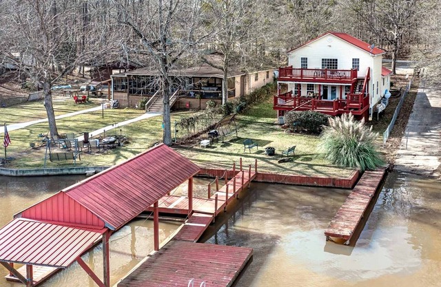 Waterfront, Private covered boat dock, Newly Remodeled,