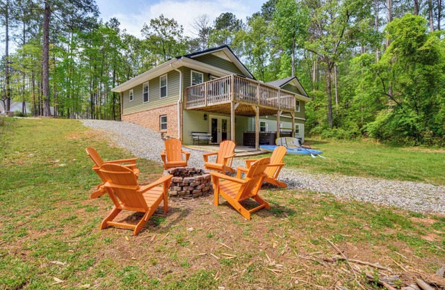 Waterfront Townville Home w/Hot Tub + Dock!