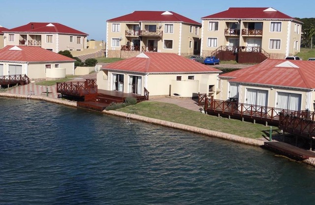 Waterside Living MS22