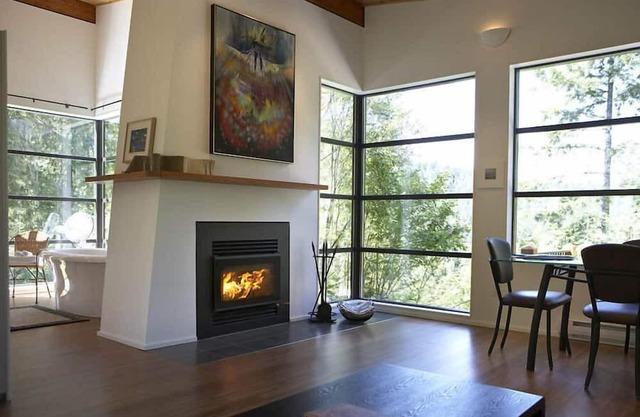 Waterview architectural gem! The Perch offers relaxed, romantic seclusion!