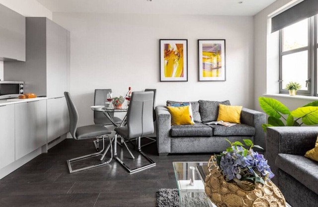 Watford (04) · homely - Watford Prestige Apartment (Warner Bros)