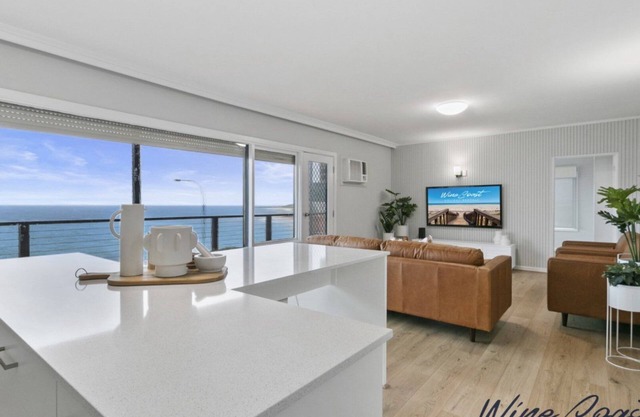Wave N Sea by Wine Coast Holiday Rentals