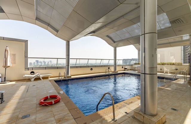 Waves - Cozy, Fully Furnished Studio in Dubai Sports City