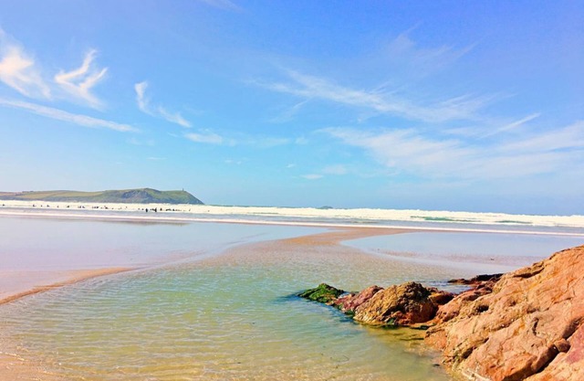 Waves End - Luxury beach cottage only 100 meters from the beach