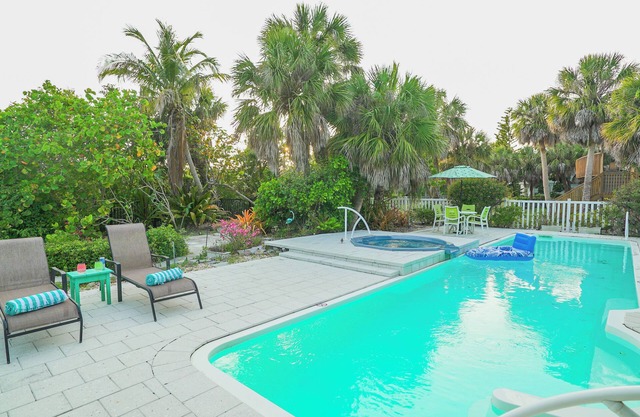 Welcome to Casa Azul @ Paradise Found! 3bd home w/pool on exclusive Palm Island