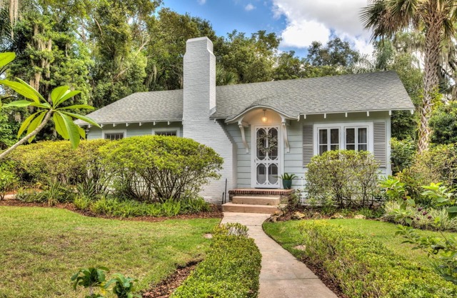 Welcome to Hummingbird Cottage in Mount Dora