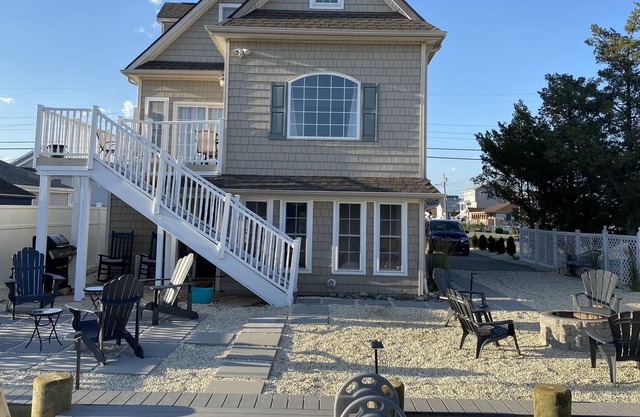 Welcome to Mystic Cove! Beautiful waterfront home!