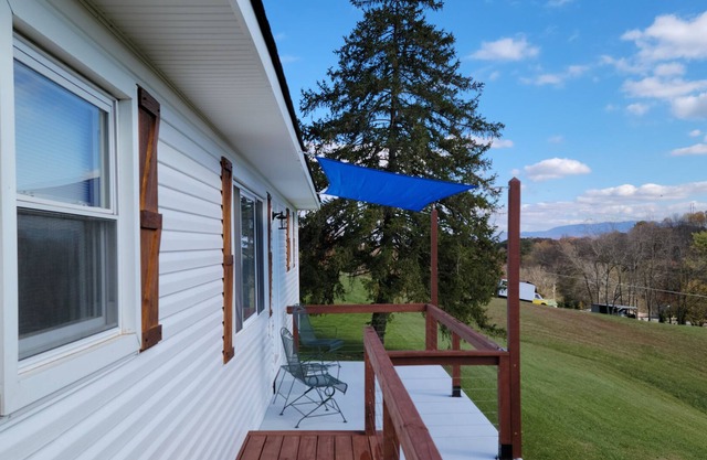Welcome to Triple C Rentals, this home is clean, comfortable and convenient!!!!!
