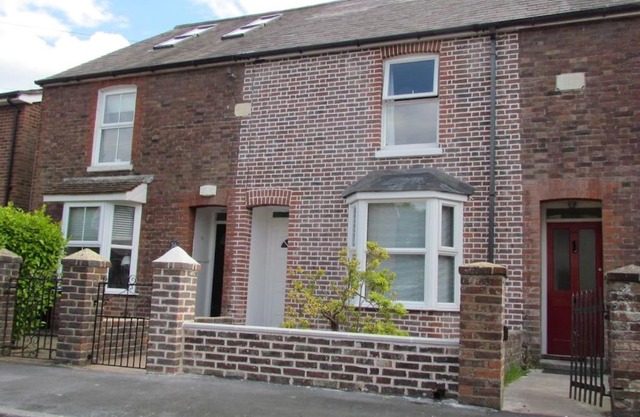 Welcoming cottage in Chichester near City Centre