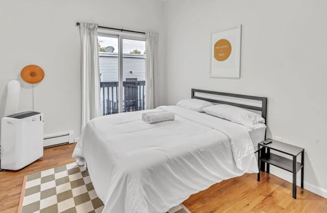 Welcoming Private Bedroom Near NYC- LightRail