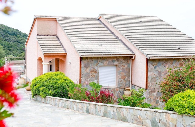 Welcoming Villa in Farinole with Private Swimming Pool