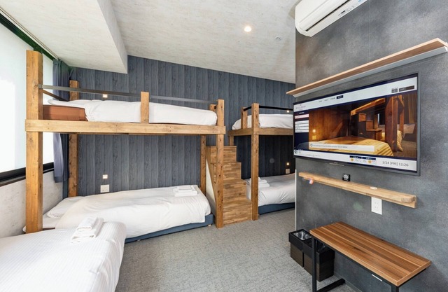 Well Stay Namba 5 person room with bath/Osaka Ōsaka