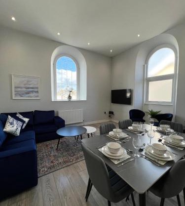 Welsh Getaway Apartment - Town Centre