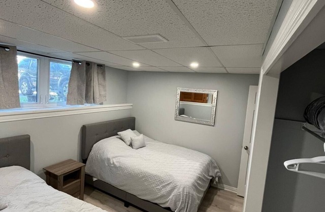 West End PTBO-Modern Spacious 2bdrm Apt- Relaxing!