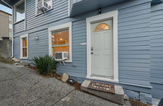 Westlake Nest | Minutes to DT | Quiet & Renovated!