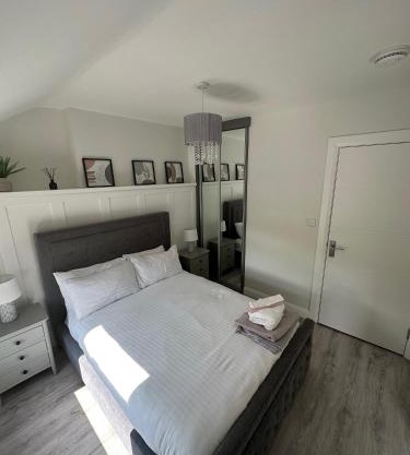 Westland Suites - Stylish, Modern, Elegant, Central Apartments A