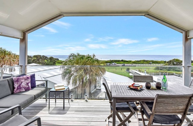 Whale Tales at Caves Beach Villas