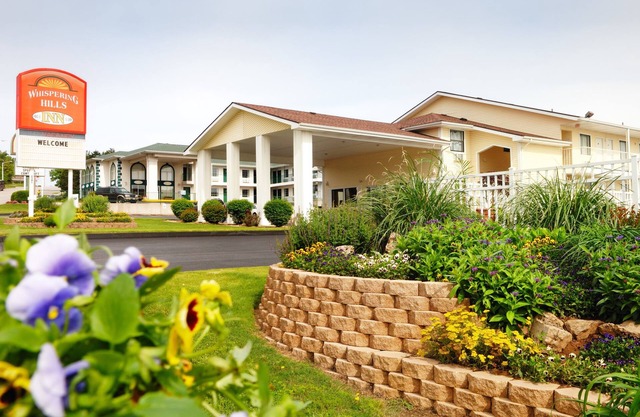 Whispering Hills Inn