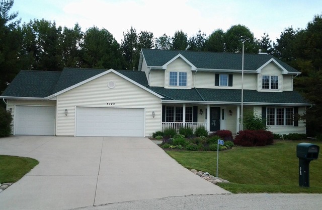 Whistling Straights 4 min, Blackwolf Run 7 min, Erin Hills 84 min, 3 Bedroom