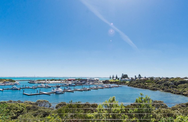 White Sails - Overlooking the Robe Boat harbour
