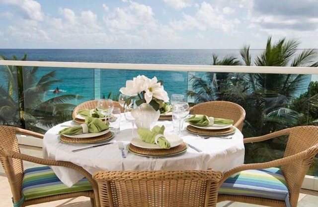 White Sand Beach Front, Turquois Blue Ocean View, Pools, Hot tub, Guarded,5 star
