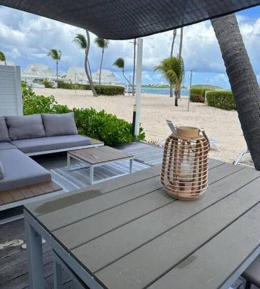 White Sand, Splendid 1 bedroom beachfront, Nettle Bay Beach Club