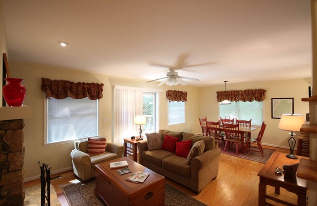 White Squirrel`s Nest | 3 Bed, 2 Bath