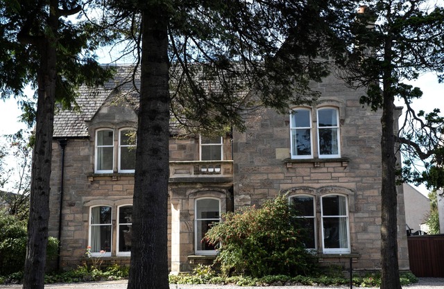 Whitecraigs - a rural that sleeps 8 guests in 4 bedrooms