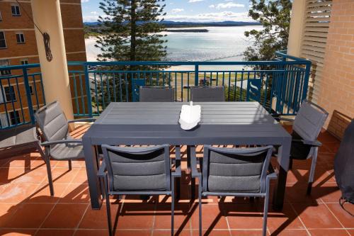 Whitesands 402