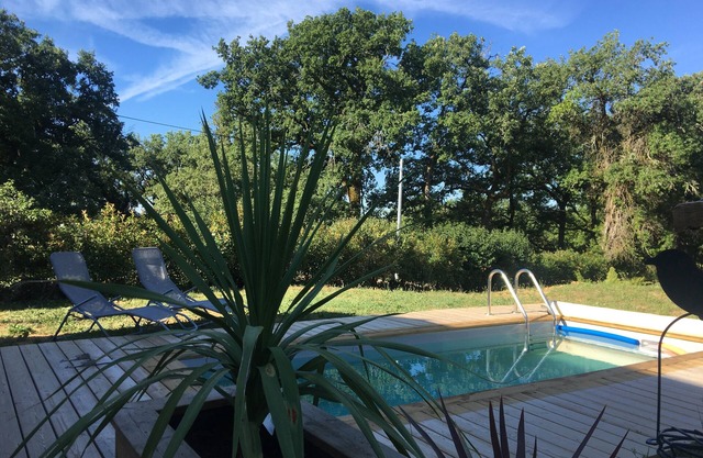 Whole house with swimming pool in Autoire near Rocamadour in the heart of nature