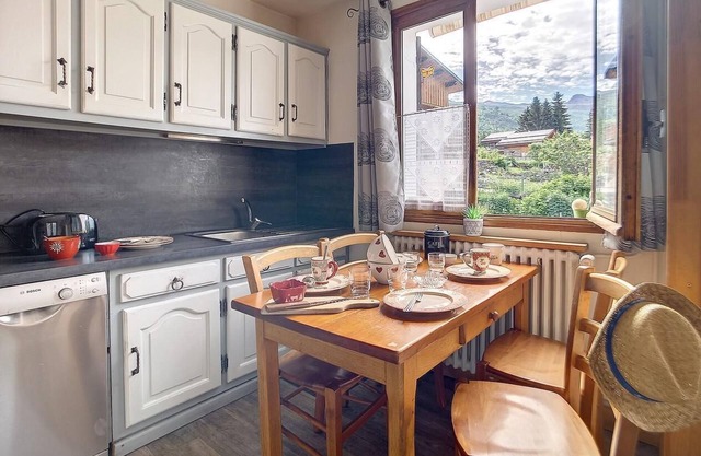 Wifi, terrace, balcony, ski locker, 77m², Saint Martin de Belleville
