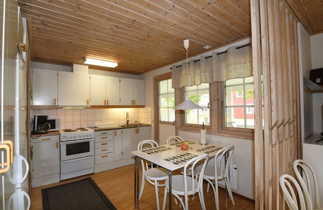 Wilderness cottage at the foot of mountain Branäsberget | SE18024