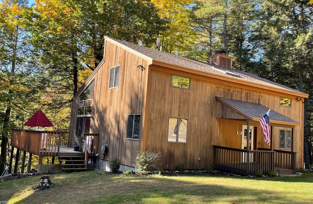 Wildwood on Lake Winnipesaukee Pet Friendly Beach Access Home Sleeping 10