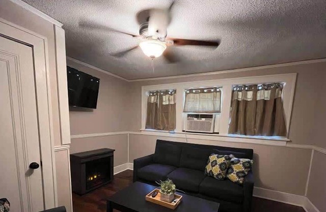 Willett 2 Adorable Two Bedroom