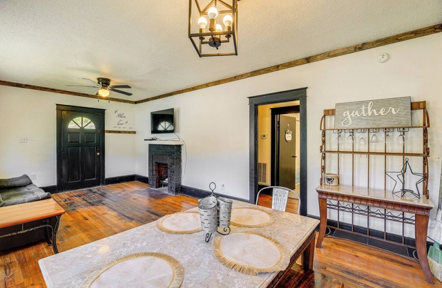 Williamson Cottage ~ 2 Mi to Town + Trails!