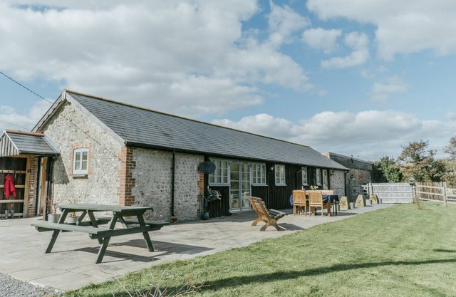 Willow Cottage - Luxury rural cottage with disable access
