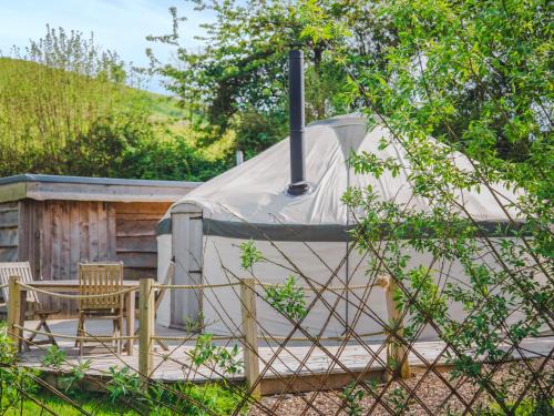 Willow Yurt - Ukc6947