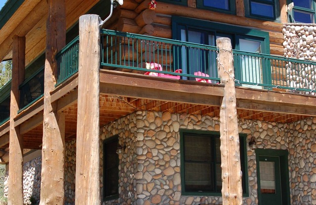 Wind River Mtns - Luxury Log Cabins at White Pine Ski Resort