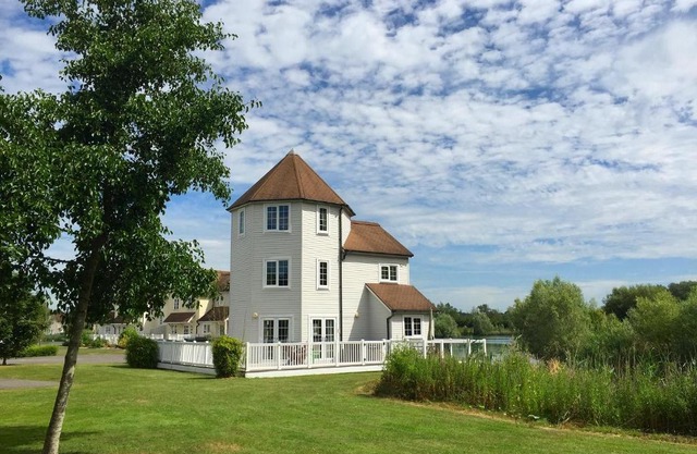 Windrush Turret Lodge