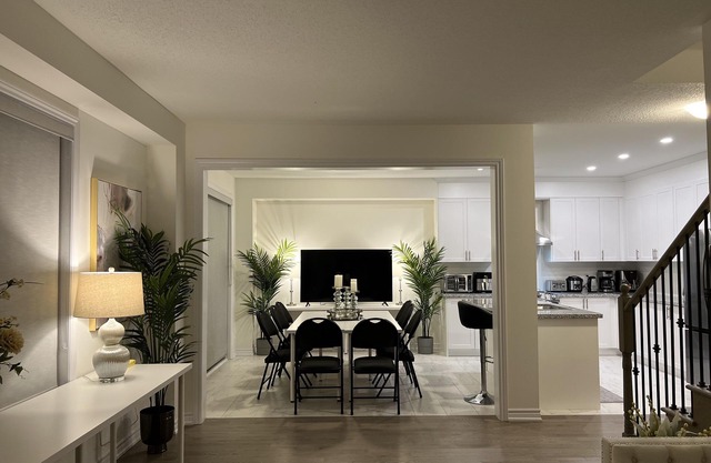 Winter Getaway in Wasaga Beach, Four Season Fun and Ski nearby Blue Mountain