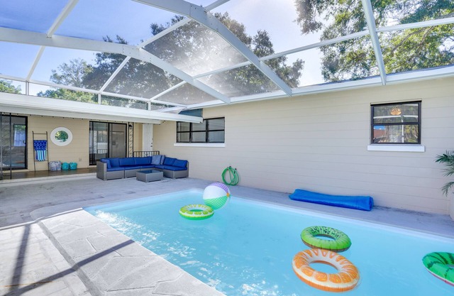 Winter Haven Home w/Pool Near Legoland!