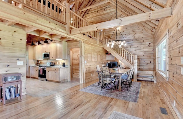 Winter Sale: Cabin on 11 acres- Pond & Mtn Views