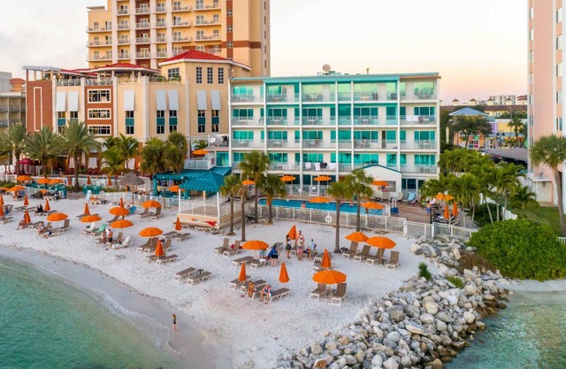Winter the Dolphin's Beach Club, an Ascend Collection Hotel