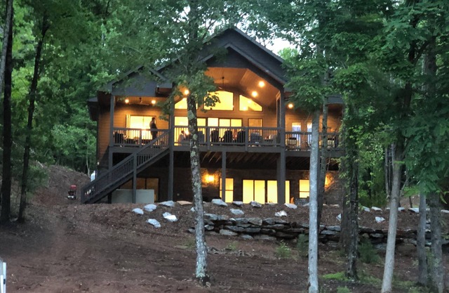 Wkd Escape, Stunning! New, custom home on Lake James, offering early check-in!