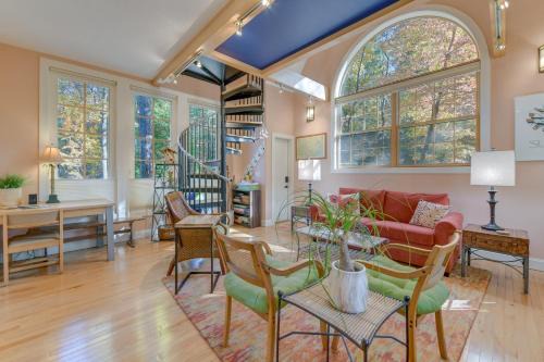 WNC French Broad RiverWalk Retreat with WiFi