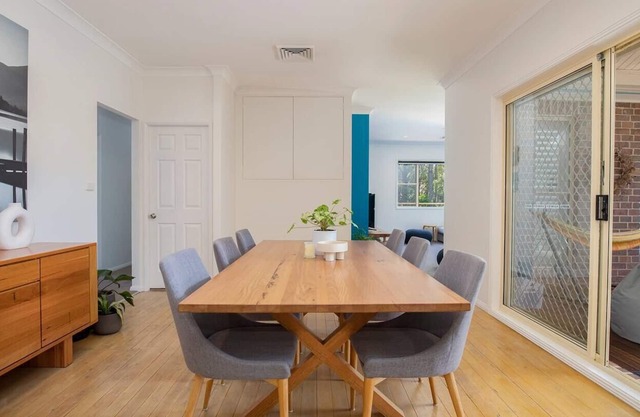 Wonder Place Spacious Family Retreat by the Beach