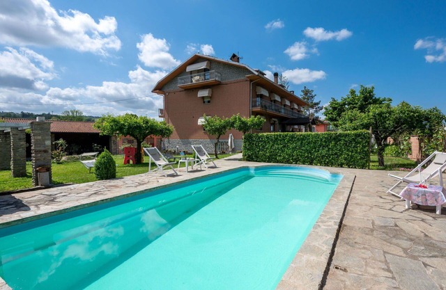 Wonderful villa for 4 guests with pool, WIFI, TV, terrace, panoramic view and parking