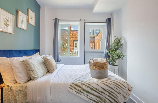 Wonderful 4 BR Home in the heart of Downtown